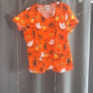 HALLOWEEN SCRUB TOP ONLY USED 2twice!